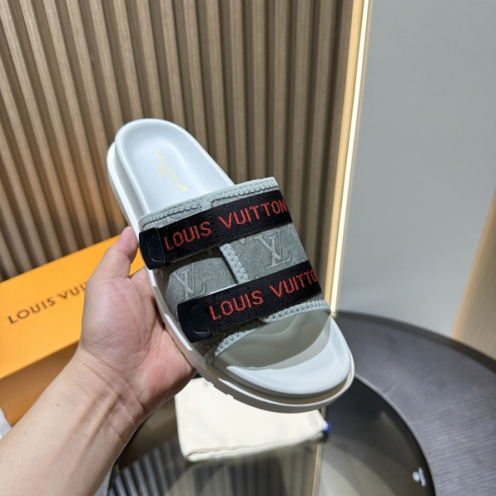 L0VT SANDALS