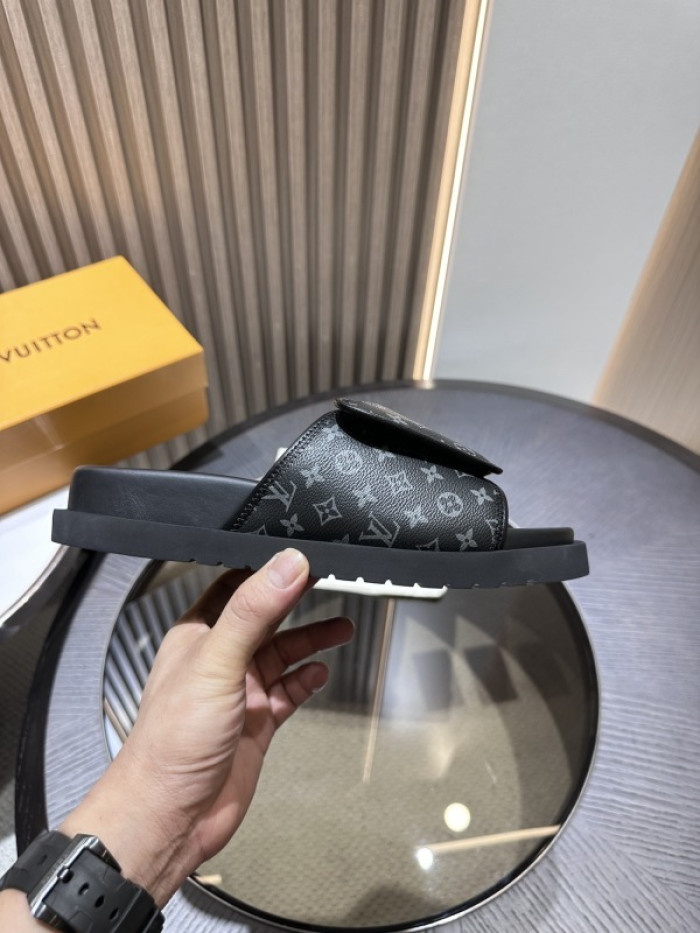 L0VT SANDALS