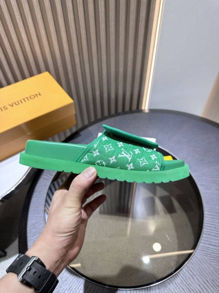 L0VT SANDALS