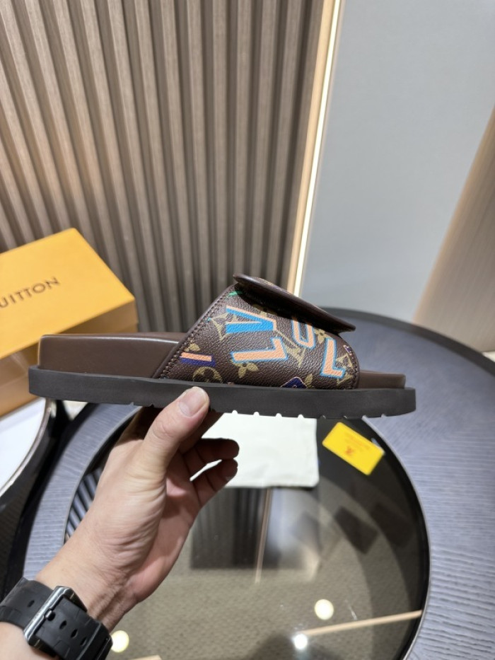 L0VT SANDALS