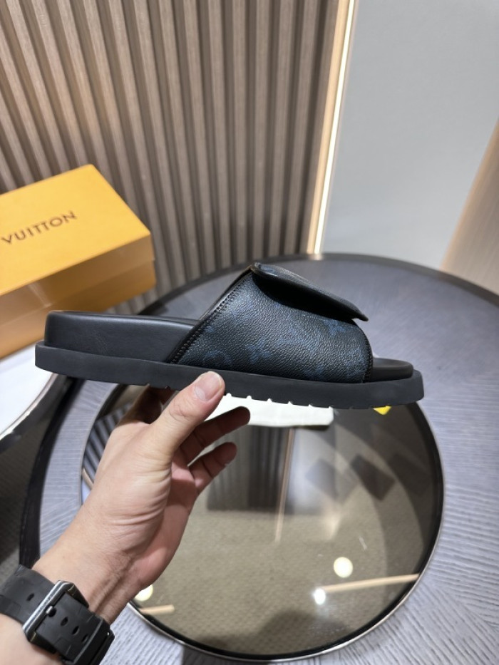 L0VT SANDALS
