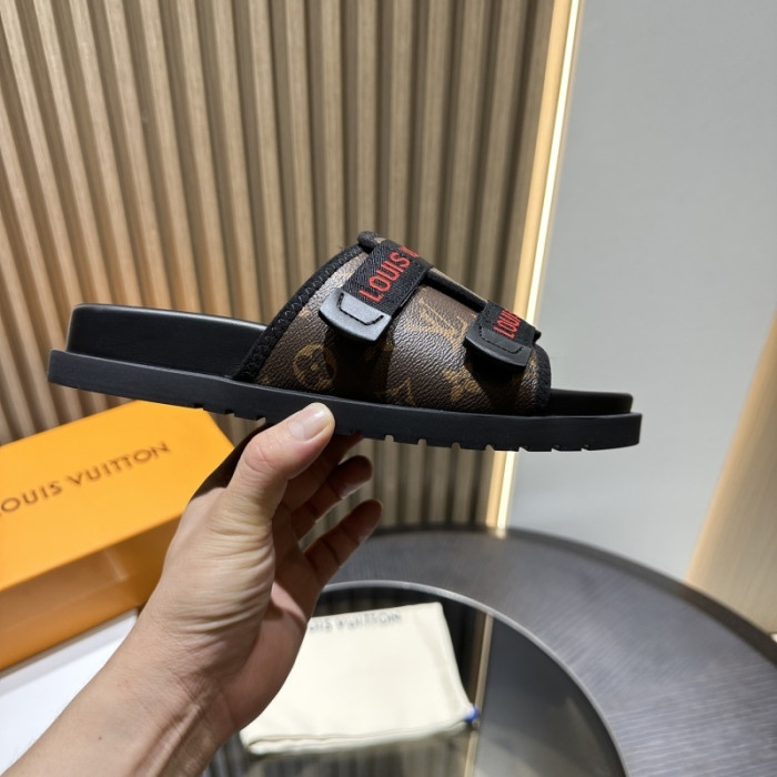 L0VT SANDALS
