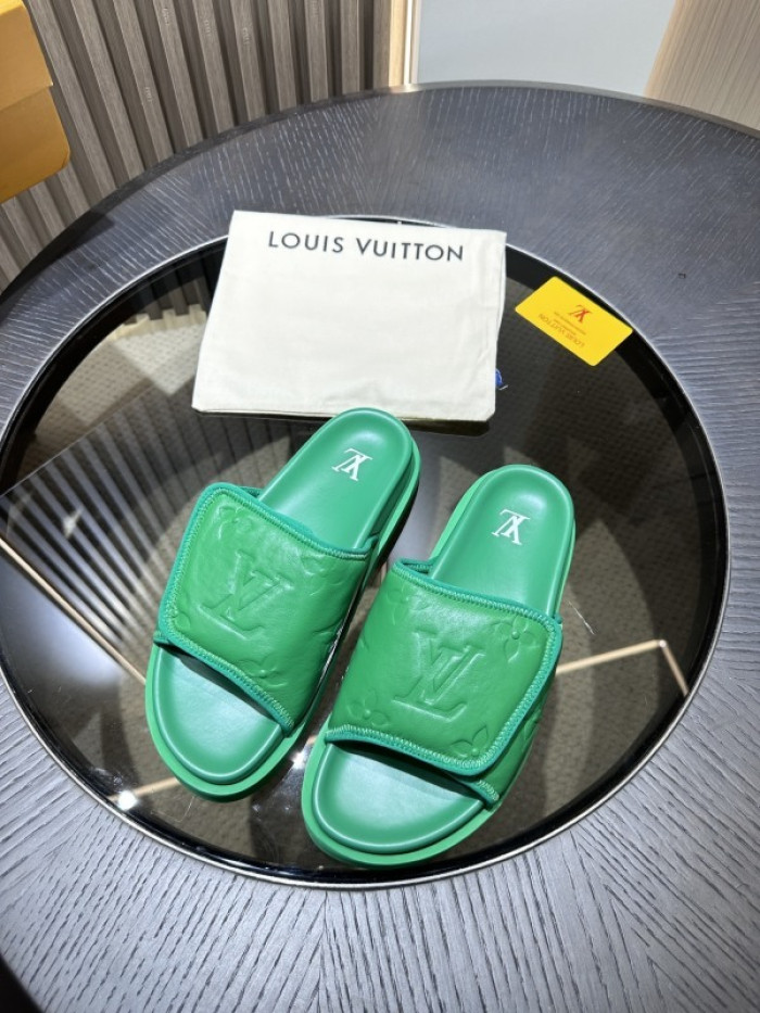 L0VT SANDALS