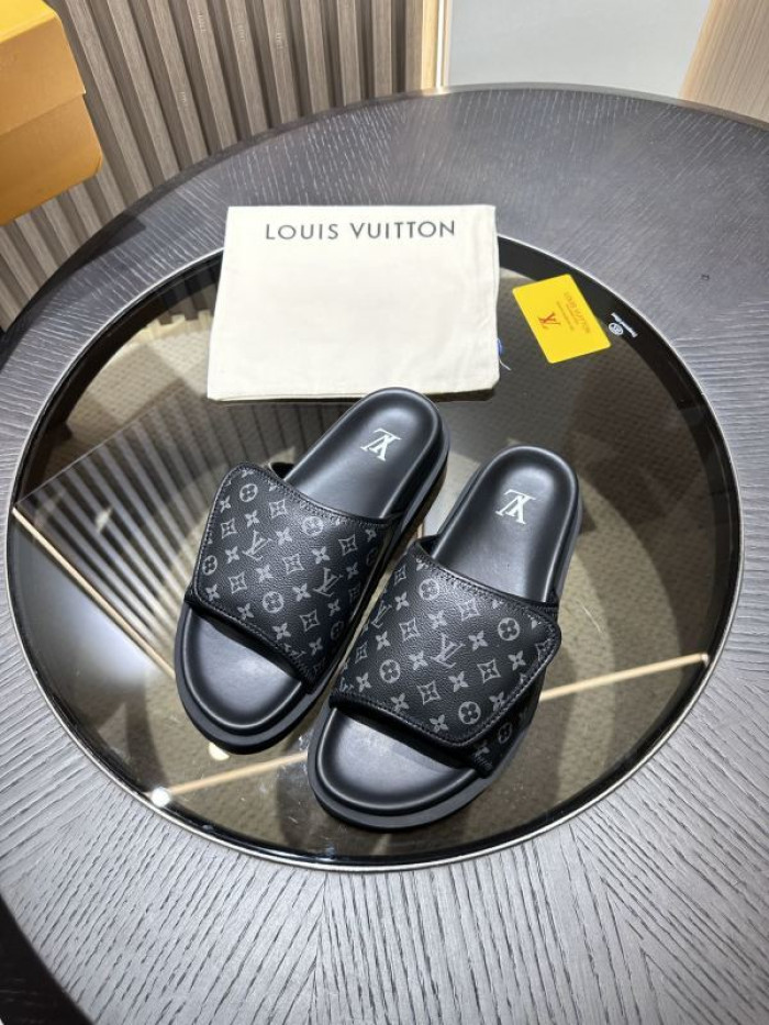 L0VT SANDALS