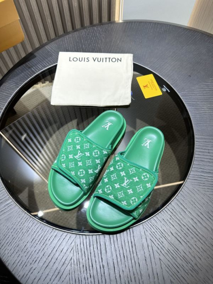 L0VT SANDALS