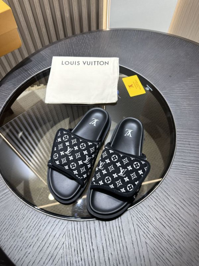 L0VT SANDALS