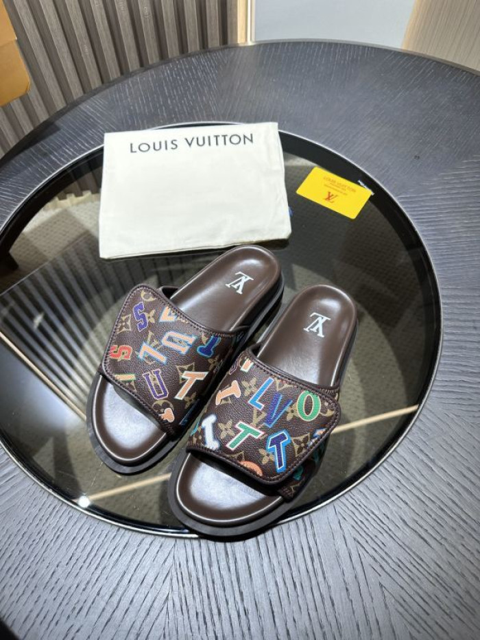 L0VT SANDALS