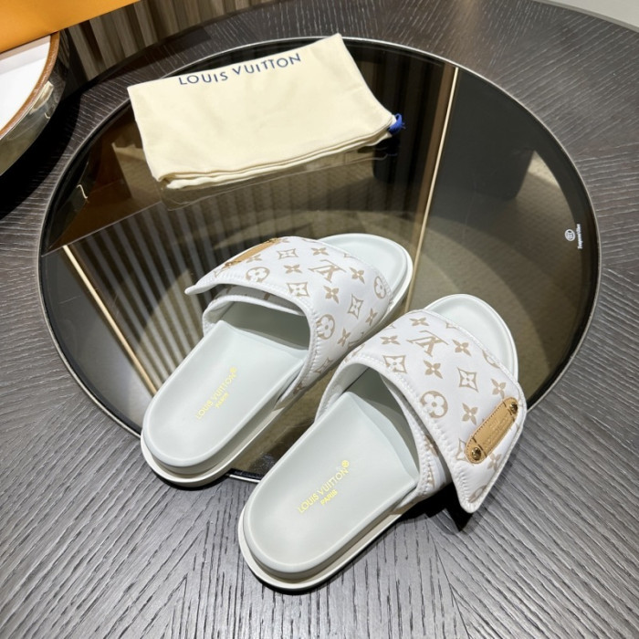 L0VT SANDALS