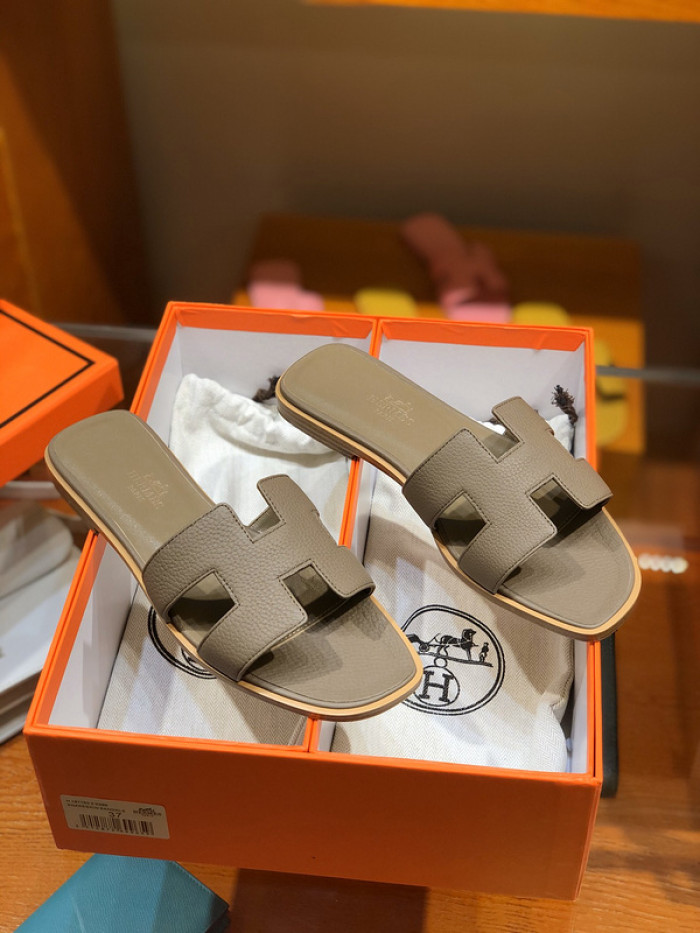 H**mes SLIPPERS H057