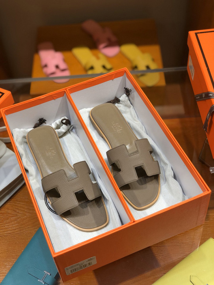 H**mes SLIPPERS H057