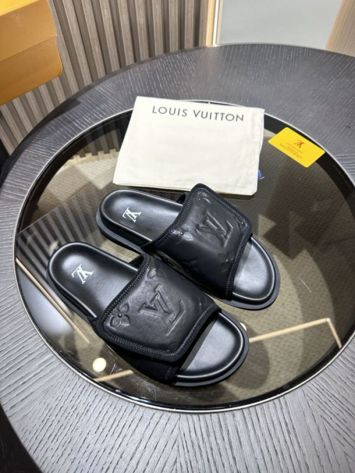 L0VT SANDALS