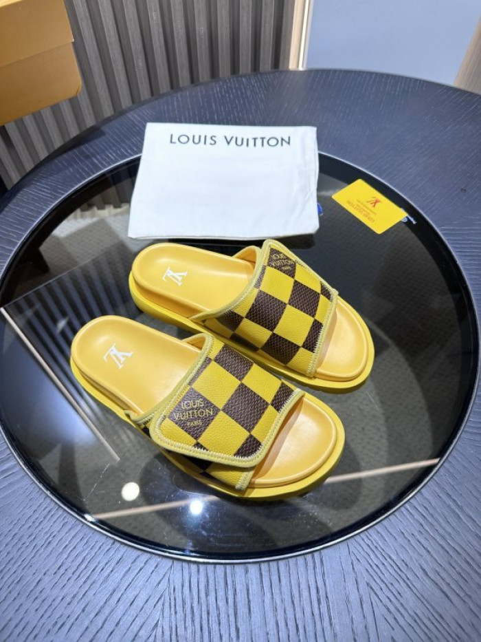 L0VT SANDALS