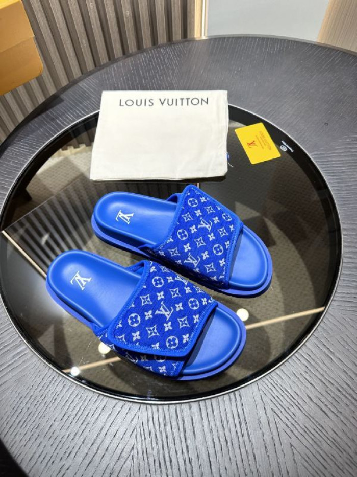 L0VT SANDALS