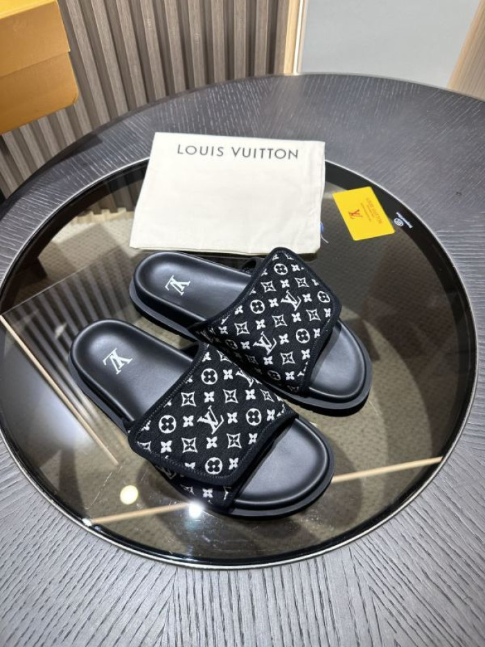 L0VT SANDALS