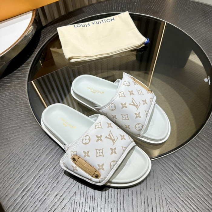 L0VT SANDALS