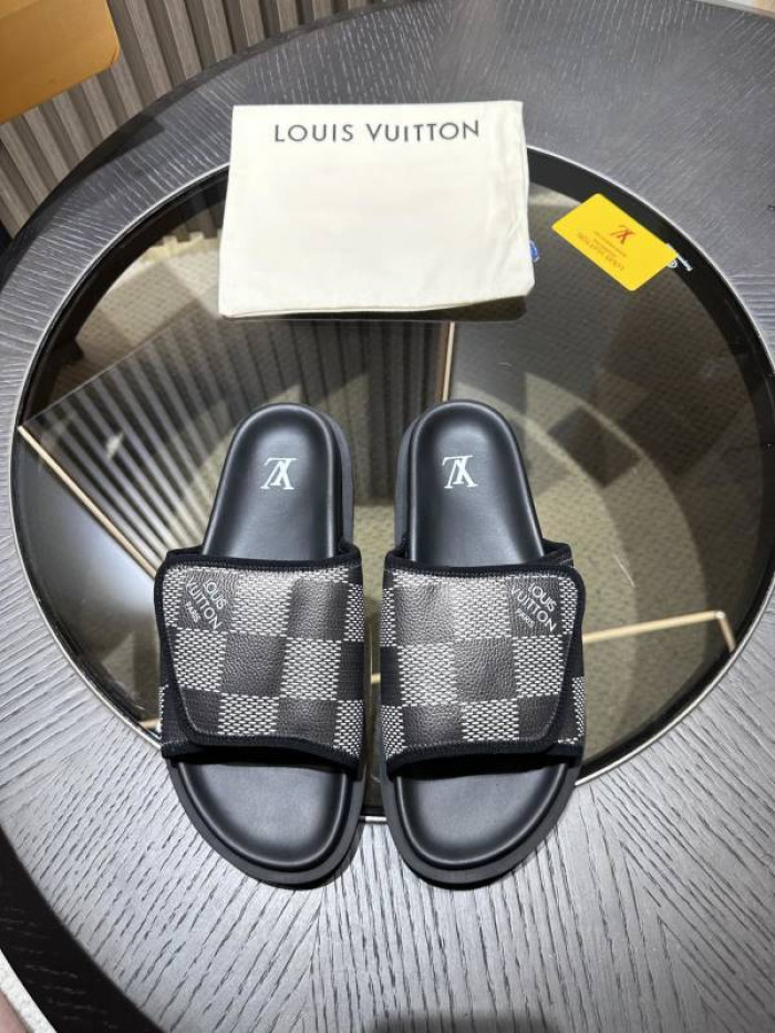 L0VT SANDALS