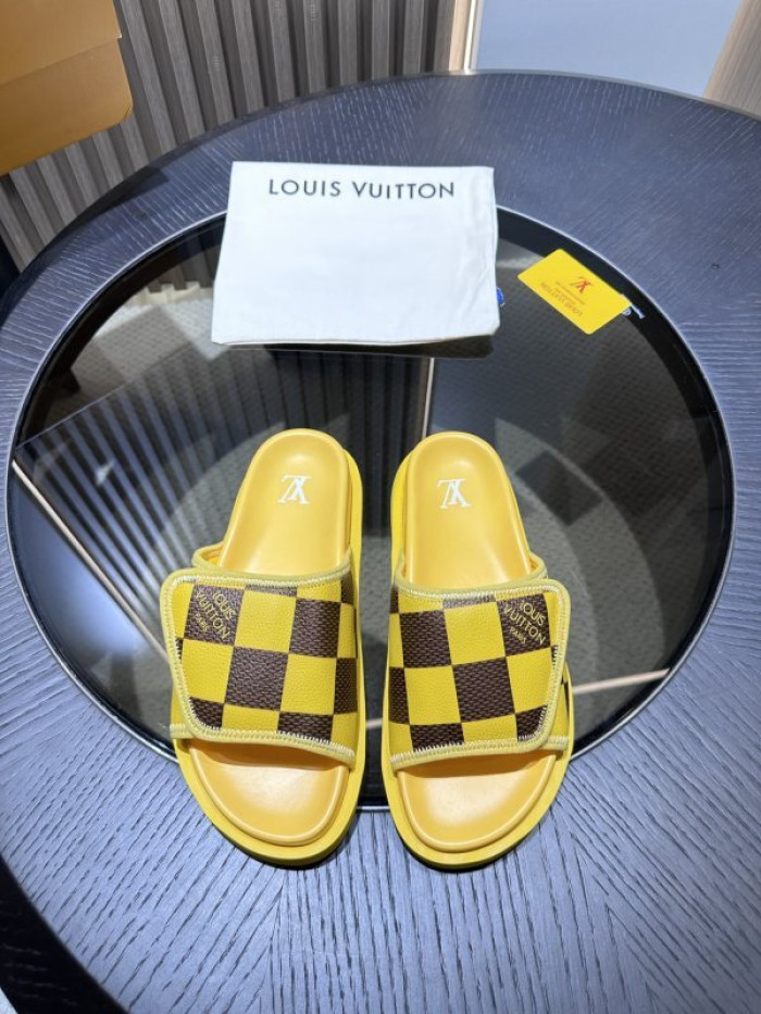 L0VT SANDALS