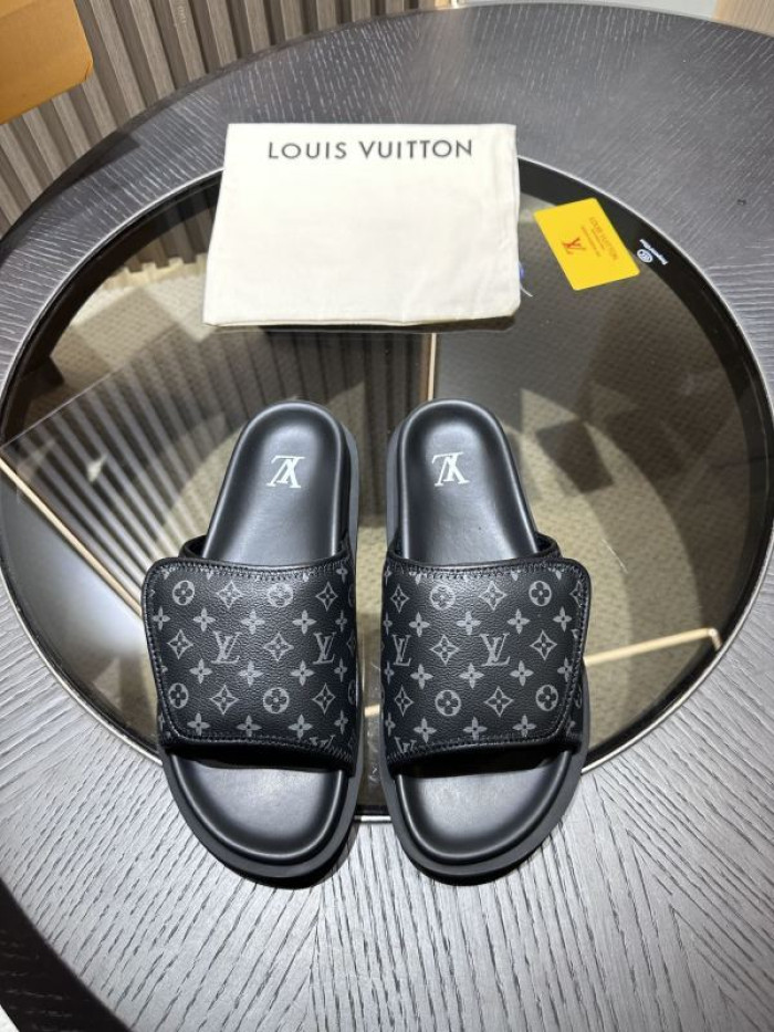 L0VT SANDALS