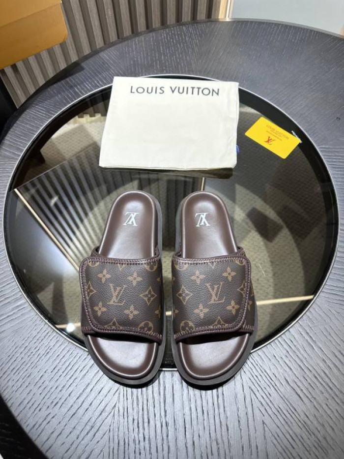 L0VT SANDALS