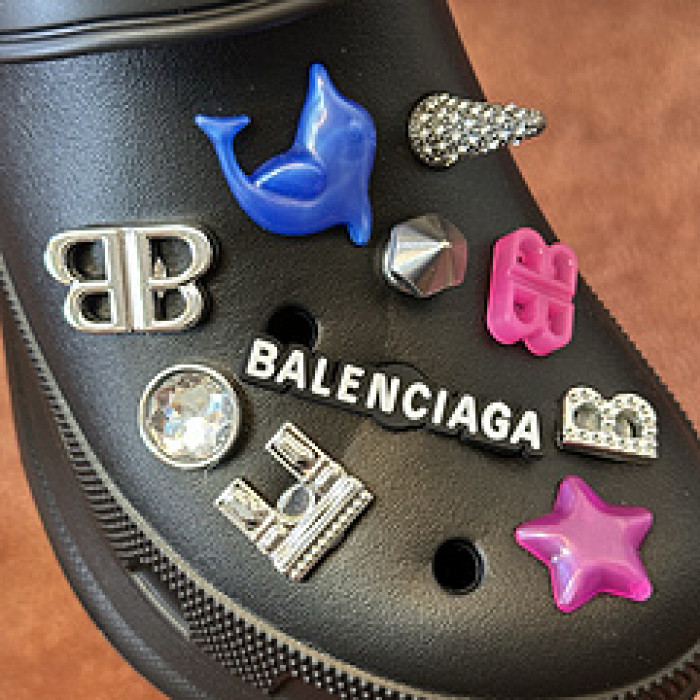 Ba*len*cia*ga Sandals