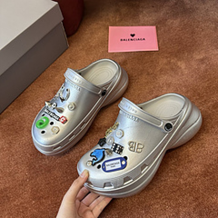 Ba*len*cia*ga Sandals