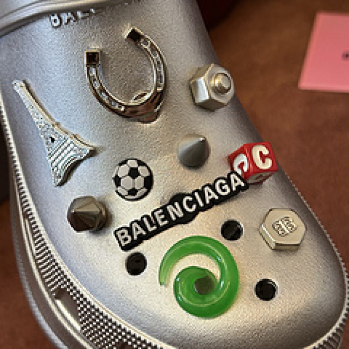 Ba*len*cia*ga Sandals