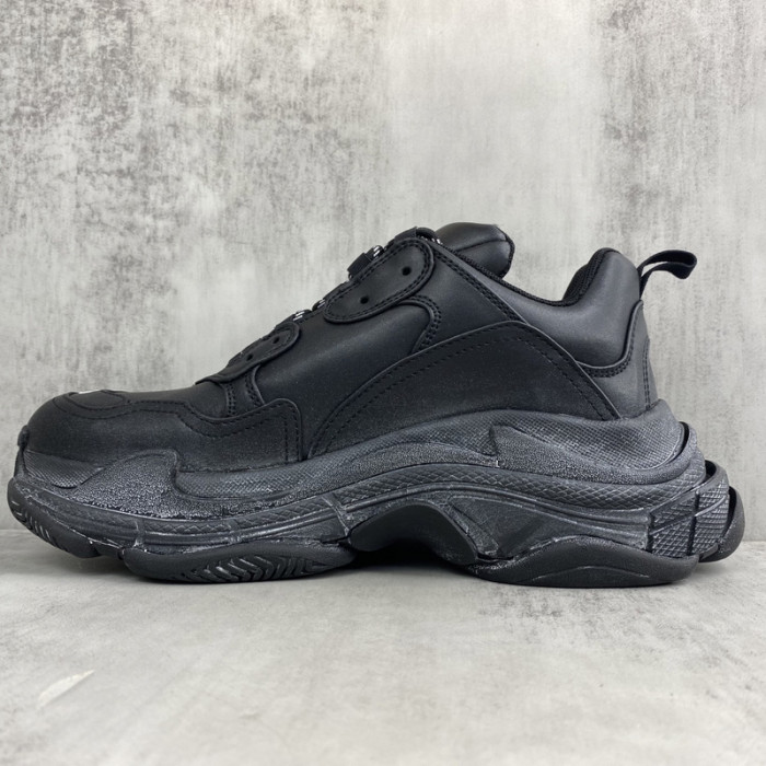 Ba*len*cia*ga Triple S SNEAKER