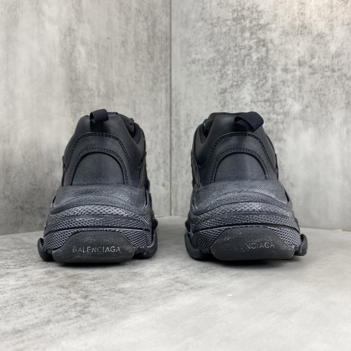 Ba*len*cia*ga Triple S SNEAKER