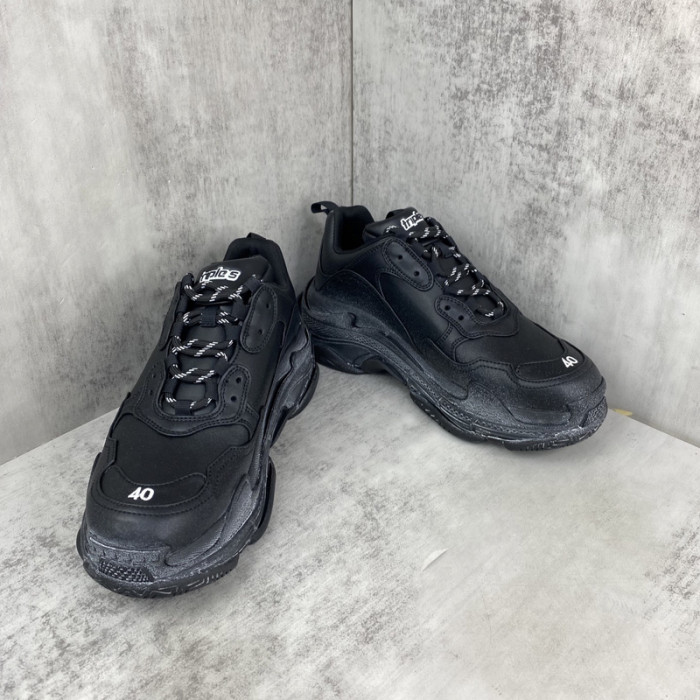 Ba*len*cia*ga Triple S SNEAKER