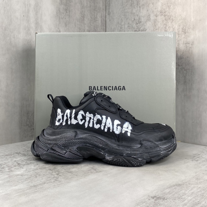 Ba*len*cia*ga Triple S SNEAKER