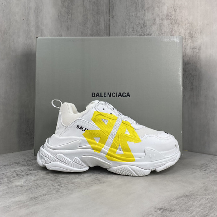 Ba*len*cia*ga Triple S SNEAKER