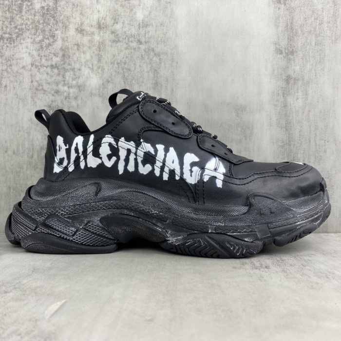 Ba*len*cia*ga Triple S SNEAKER