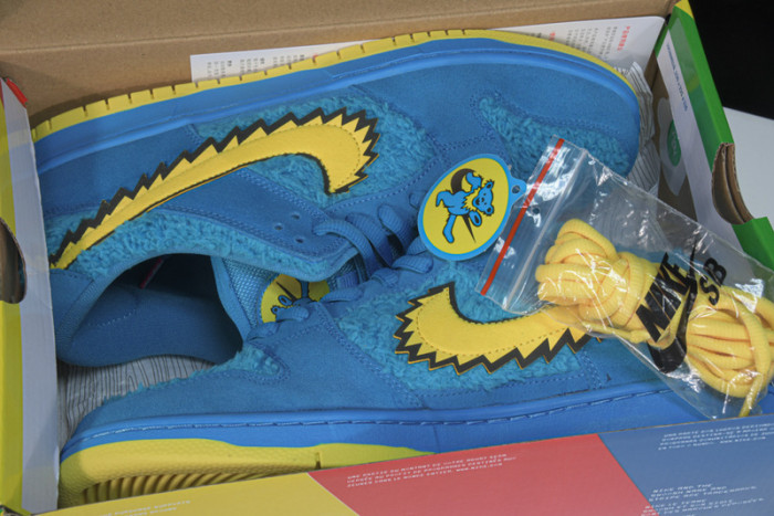 DEAD X NIKE SB DUNK LOW“ BEAR” CJ5378-400