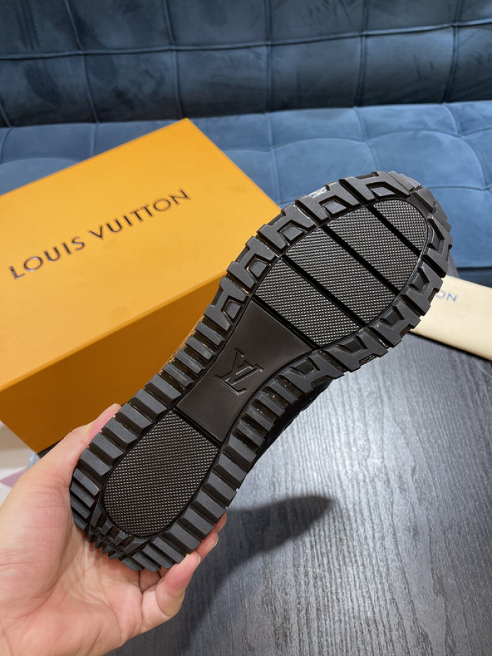 l0vt sneakers