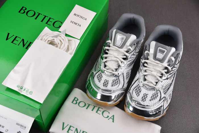 Bo*te*ga Ve*ne*ta BV044