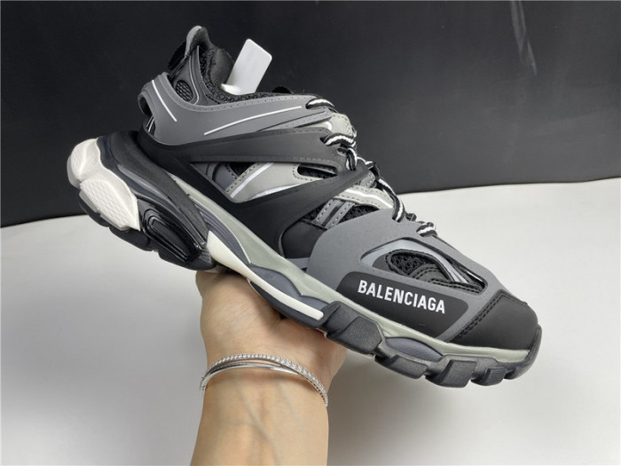Ba*len*cia*ga track w2nc1 3210