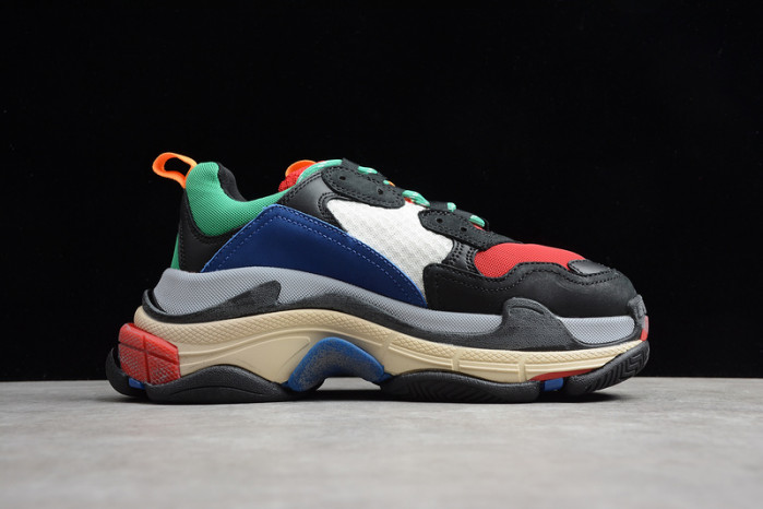 Ba*len*cia*ga triple s w09o5 9028
