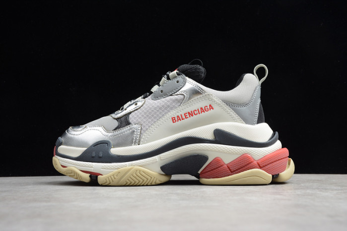 Ba*len*cia*ga triple s w09o5 9027
