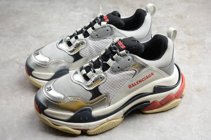Ba*len*cia*ga triple s w09o5 9027