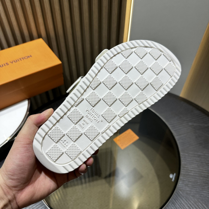 L0VT SANDALS