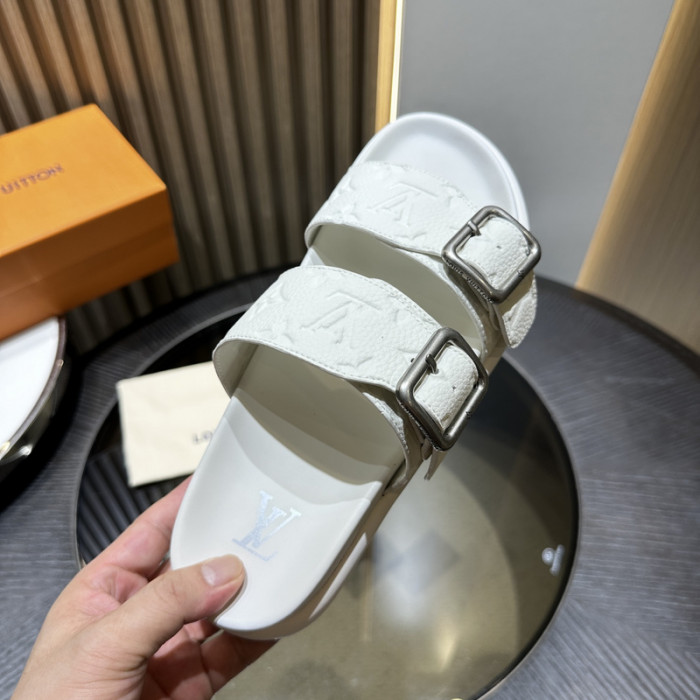 L0VT SANDALS