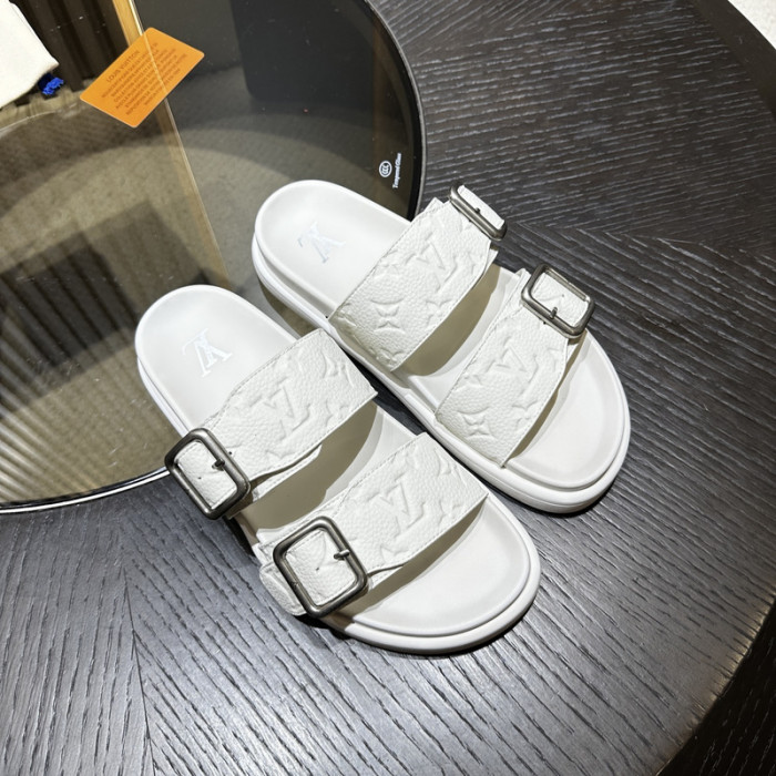 L0VT SANDALS