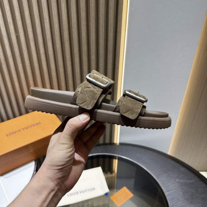 L0VT SANDALS
