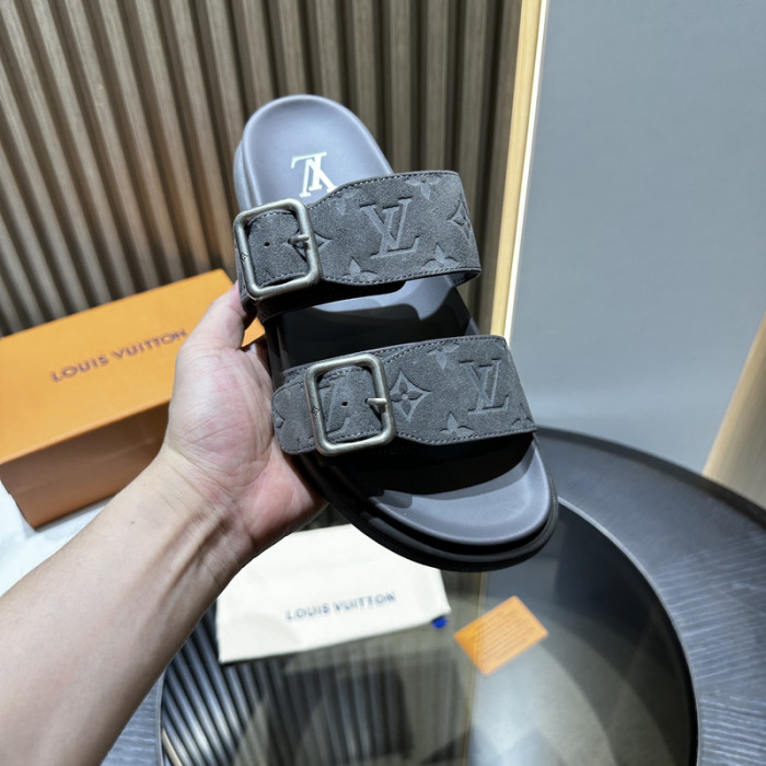 L0VT SANDALS