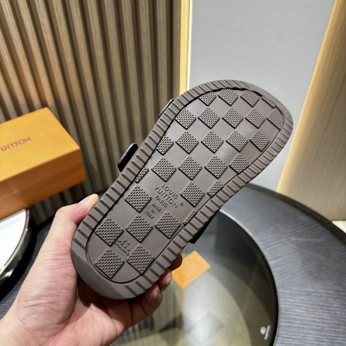 L0VT SANDALS