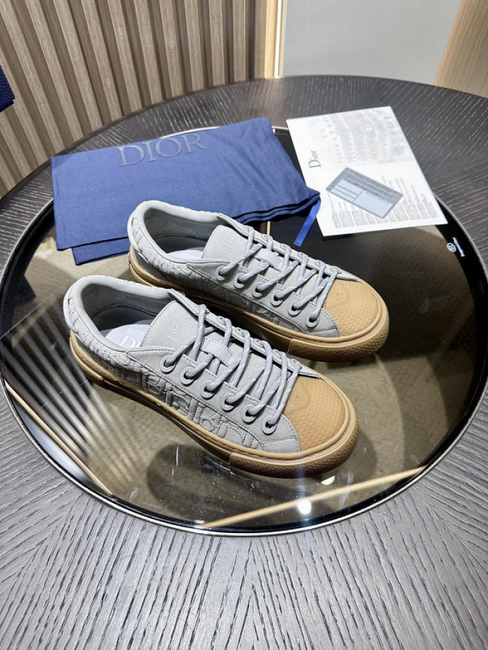 D*0r B33 SNEAKERS D20015