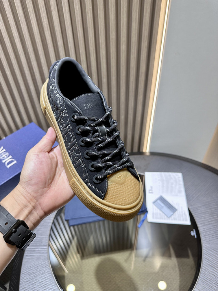 D*0r B33 SNEAKERS D20016