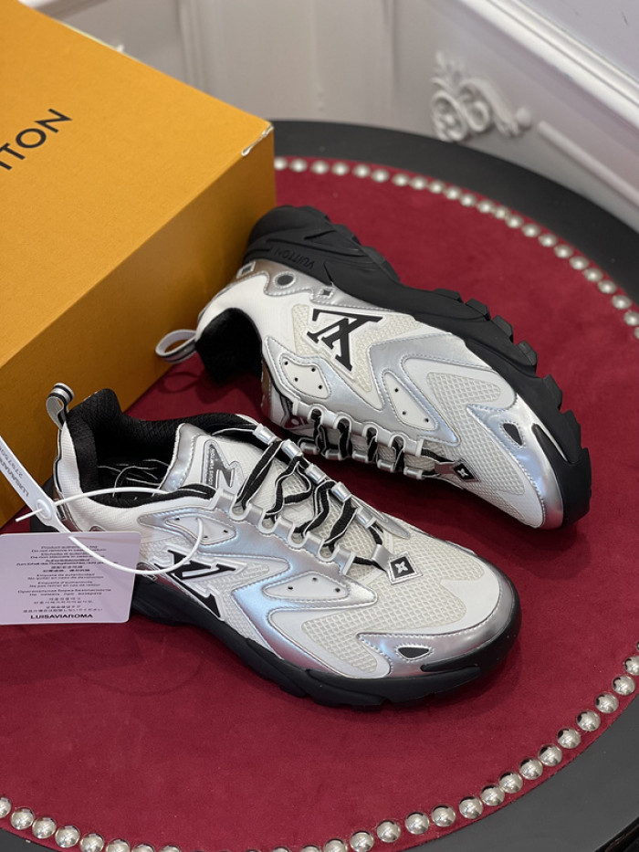 l0vt sneakers