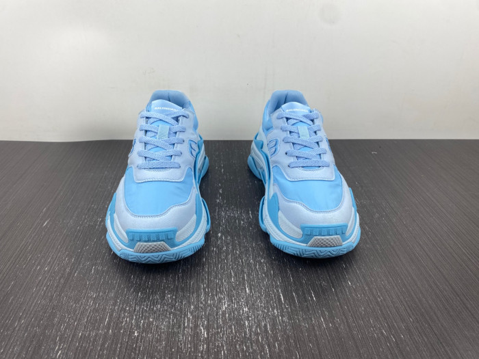 Ba*len*cia*ga triple s sneaker w3cu2 4045