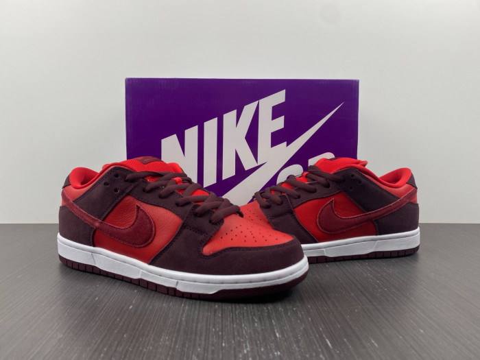 nike sb dunk low cherry dm0807-600